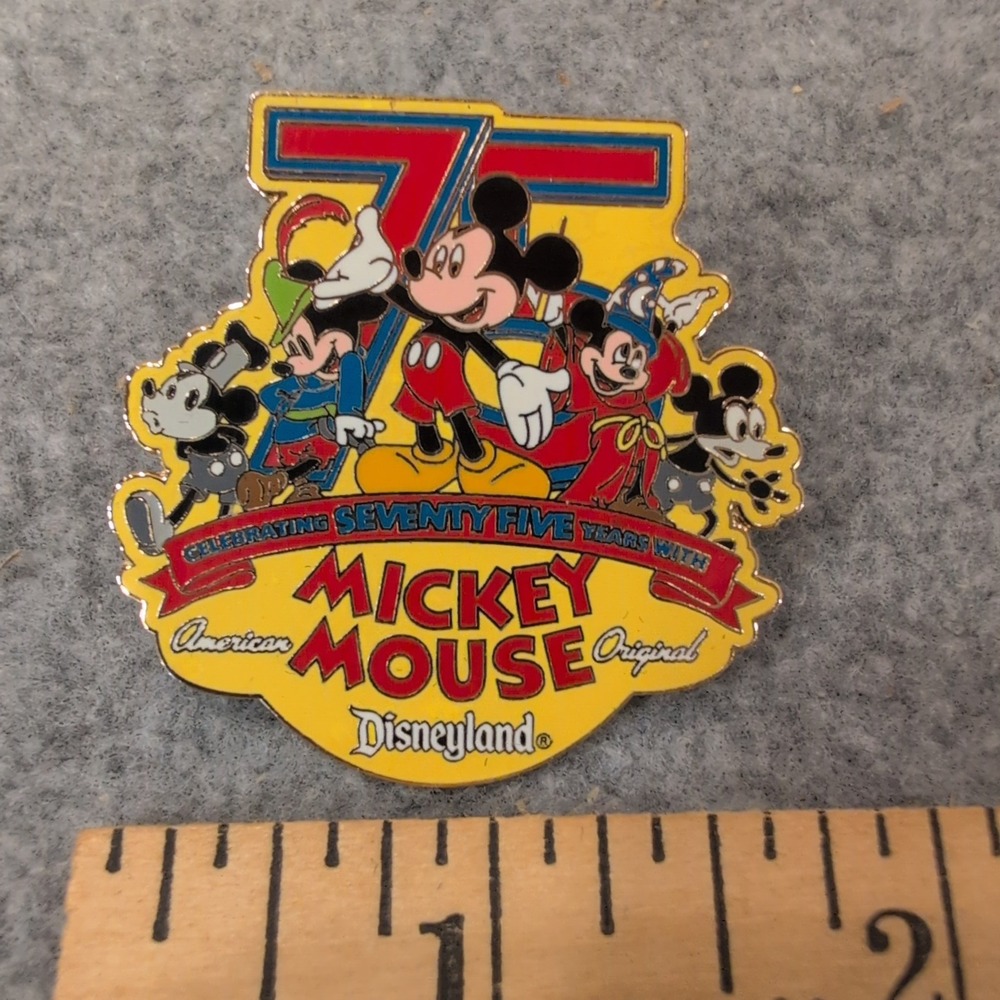 Disney Disneyland 75 Years of Mickey Mouse Official Pin Trading 2003 Enamel Pin - Picture 2 of 4